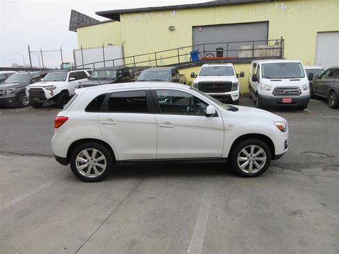 Used 2013 Mitsubishi Outlander Sport ES image 8