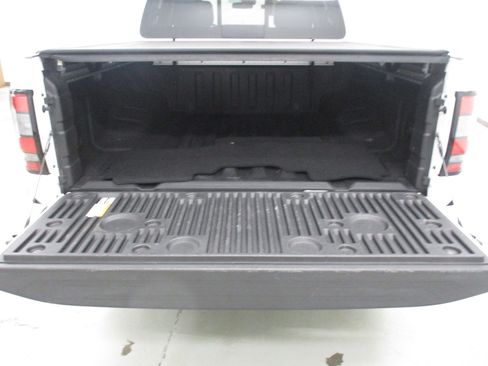 Used 2023 Nissan Frontier SV w/ SV Convenience Package AWD/4WD image 11