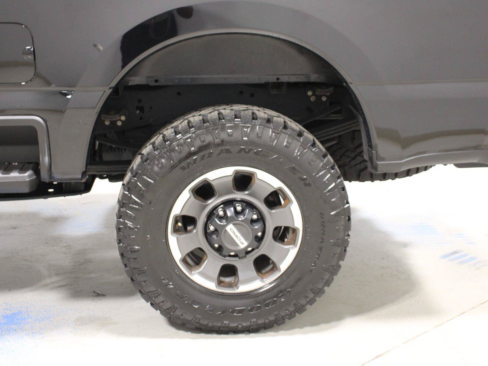 Used 2023 Ford F250 Lariat w/ Lariat Ultimate Package AWD/4WD image 34