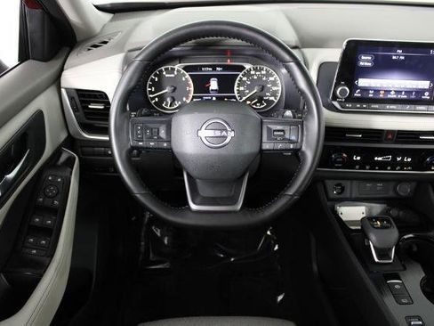 Certified 2025 Nissan Rogue SV image 7