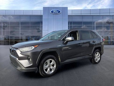 Used 2021 Toyota RAV4 XLE w/ Convenience Package AWD/4WD image 2