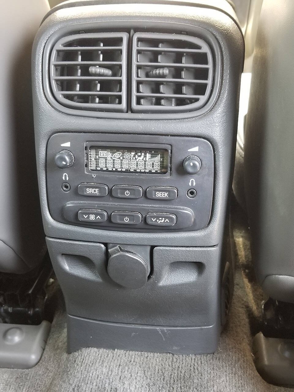 Used 2004 GMC Envoy XUV SLT AWD/4WD image 11