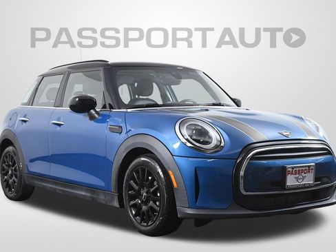 Certified 2022 MINI Cooper 4-Door Hardtop image 3
