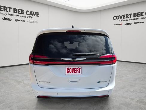 Used 2023 Chrysler Pacifica Pinnacle image 8