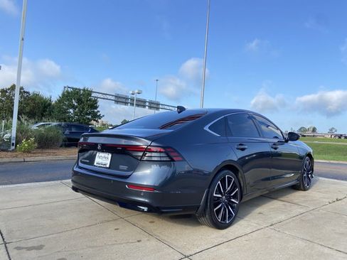 Used 2023 Honda Accord Touring image 11
