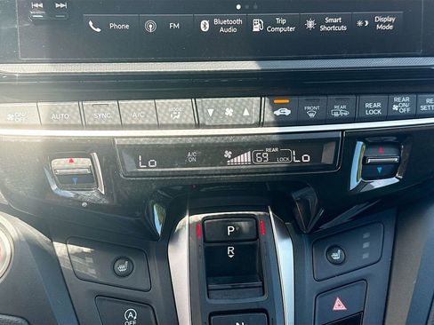 Used 2025 Honda Odyssey EX-L image 17