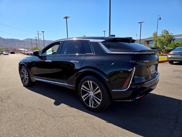 Used 2024 Cadillac Lyriq Luxury w/ LPO, Floor Liner Package RWD image 4
