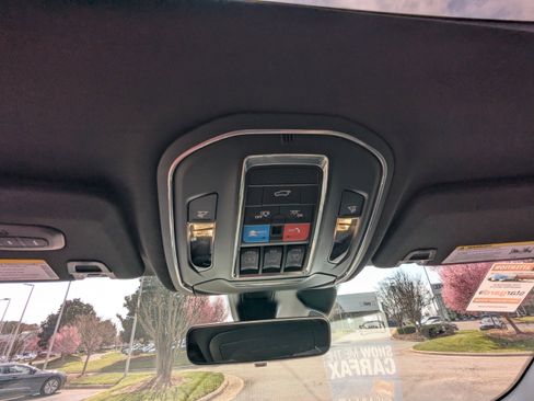 Certified 2025 Jeep Grand Cherokee Limited w/ Black Appearance Package image 28