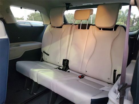 New 2026 Kia Carnival EX image 14