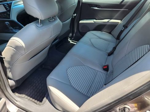 Used 2018 Toyota Camry SE w/ Moonroof Package FWD image 30