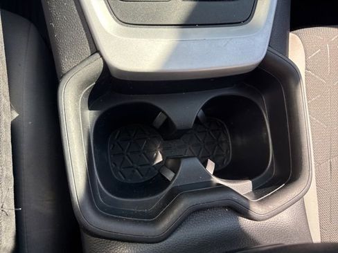 Used 2021 Toyota RAV4 XLE AWD/4WD image 19