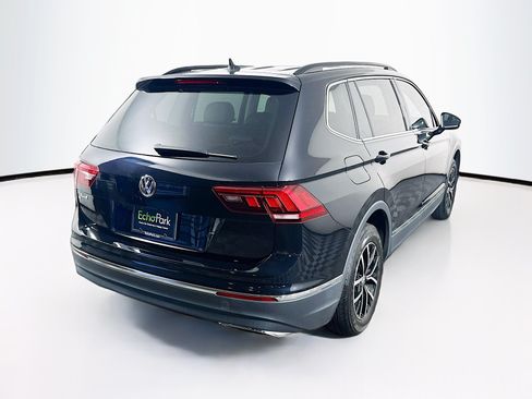Used 2021 Volkswagen Tiguan SE w/ Panoramic Sunroof Package FWD image 9