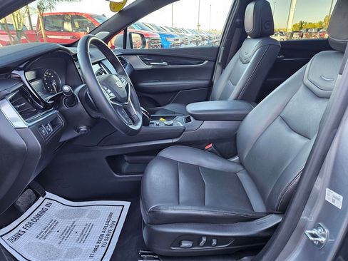 Used 2025 Cadillac XT5 Premium Luxury image 17