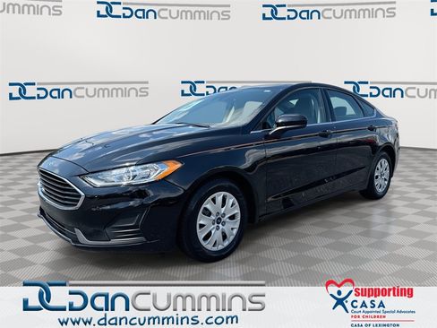 Used 2019 Ford Fusion S image 1