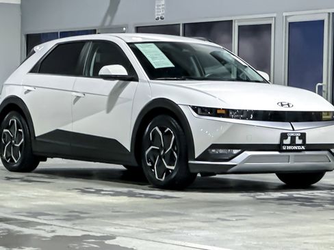 Used 2023 Hyundai Ioniq 5 SE w/ Cargo Package image 6