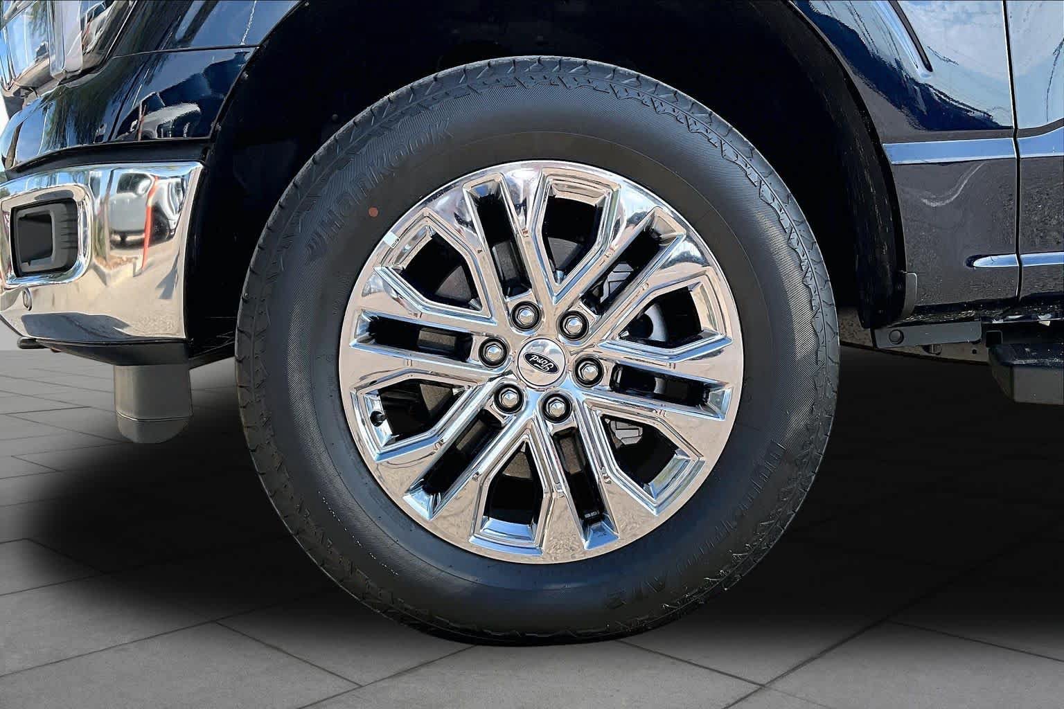 Used 2025 Ford F150 Lariat w/ Equipment Group 502A High AWD/4WD image 10
