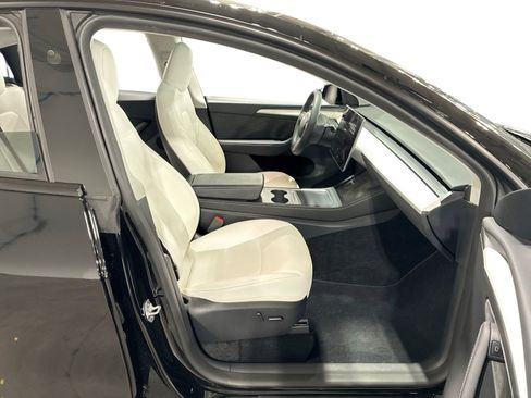 Certified 2023 Tesla Model Y Long Range AWD/4WD image 13