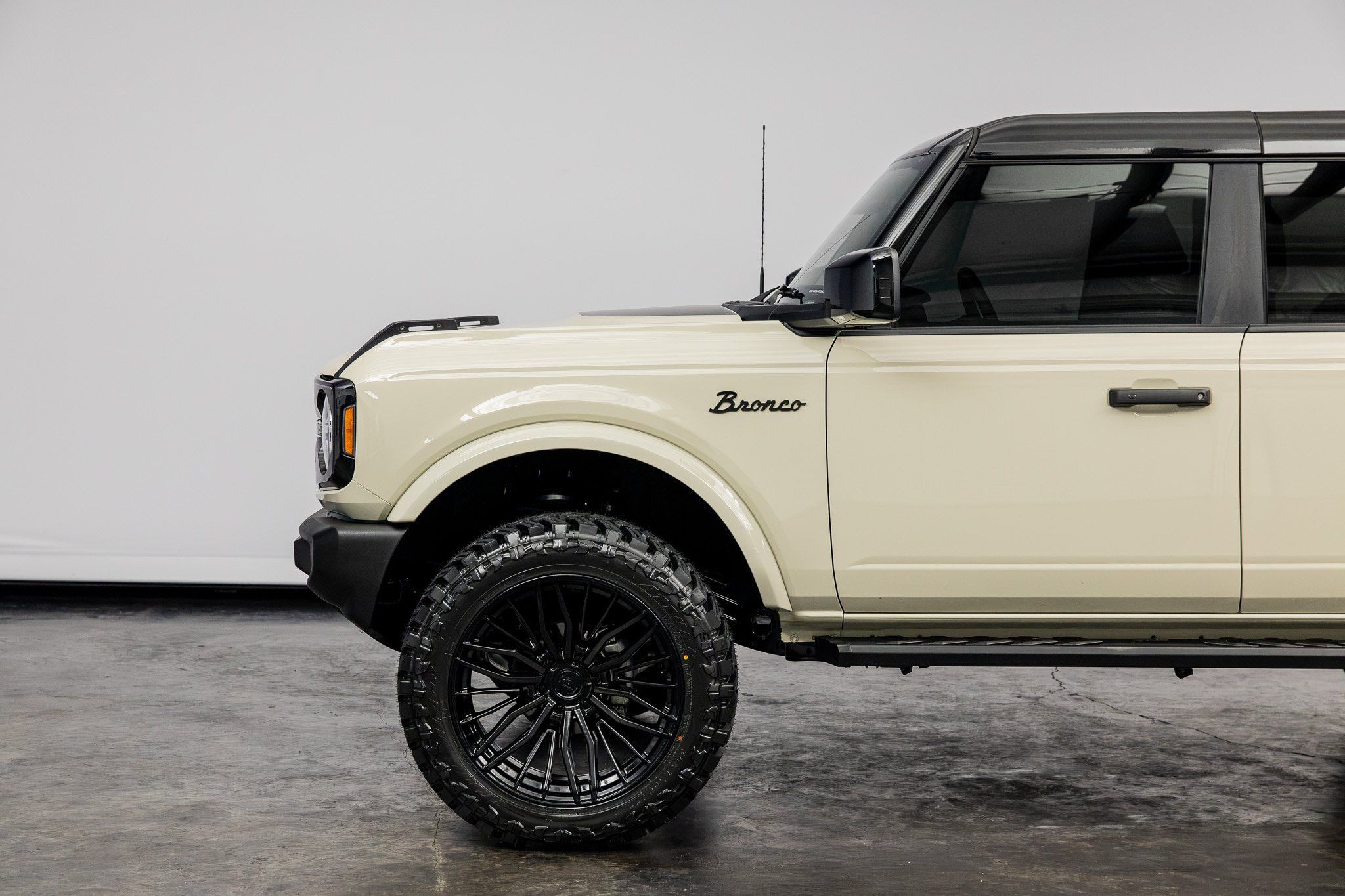 Used 2025 Ford Bronco Outer Banks AWD/4WD image 10
