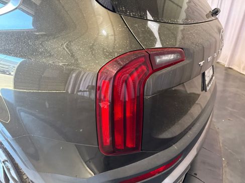 Used 2021 Kia Telluride S FWD image 11