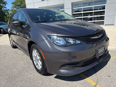 Used 2023 Chrysler Voyager LX FWD image 14