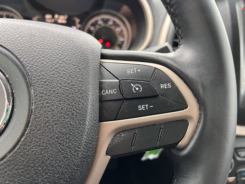 Used 2014 Jeep Cherokee Latitude image 15