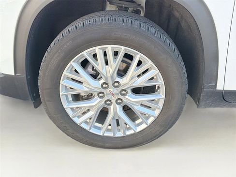 Used 2024 GMC Acadia Elevation image 32