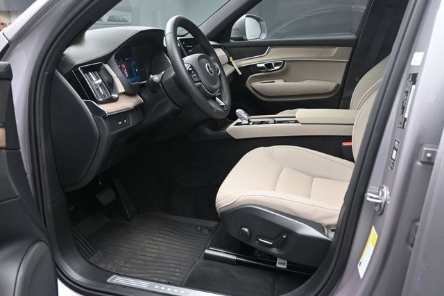 Certified 2026 Volvo XC90 T8 Core w/ Protection Package Premier AWD/4WD image 17