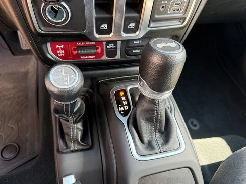 Used 2024 Jeep Wrangler Sport AWD/4WD image 26