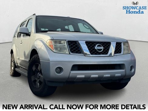 Used 2007 Nissan Pathfinder SE image 6