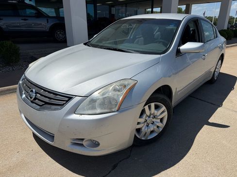 Used 2011 Nissan Altima 2.5 S FWD image 6