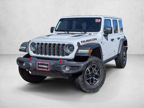 Used 2025 Jeep Wrangler Rubicon image 2