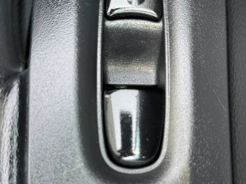 Used 2016 Nissan Rogue S FWD image 34