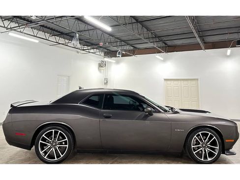 Used 2021 Dodge Challenger R/T w/ Plus Package image 9