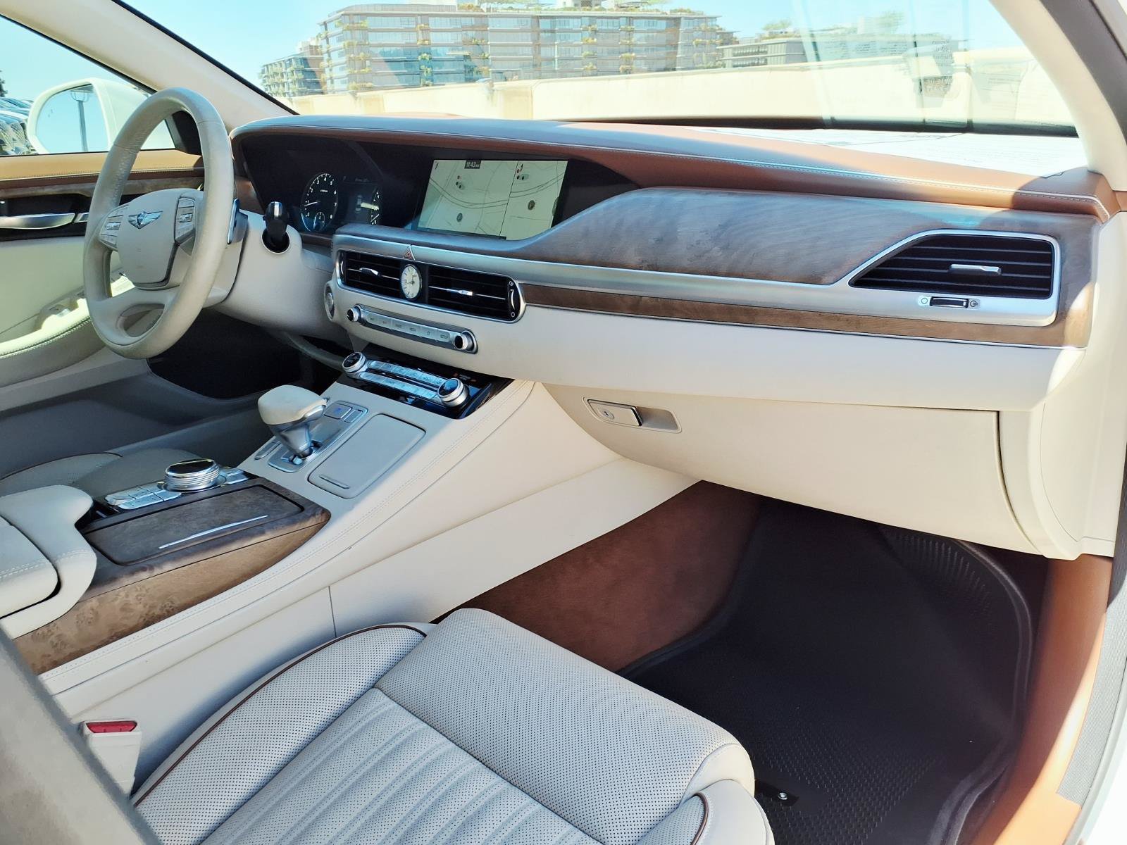 Used 2021 Genesis G90 3.3T Premium RWD image 8