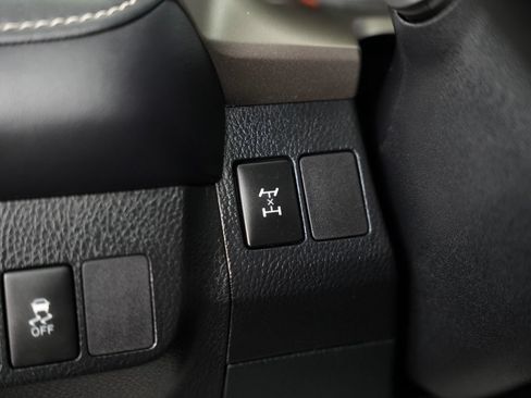 Used 2013 Toyota RAV4 XLE AWD/4WD image 43