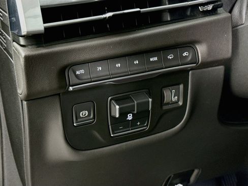 Used 2025 Cadillac Escalade Sport w/ Touring Package AWD/4WD image 10
