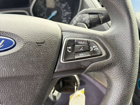 Used 2017 Ford Escape SE w/ Equipment Group 201A FWD image 26