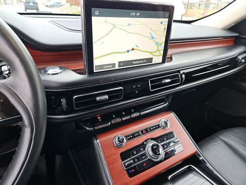 Used 2024 Lincoln Aviator Reserve AWD/4WD image 17