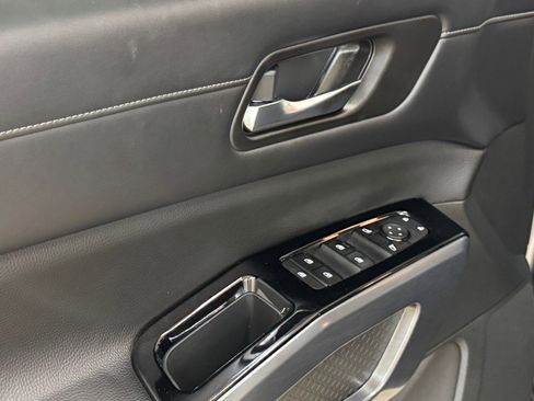 Used 2023 Nissan Pathfinder SL image 13