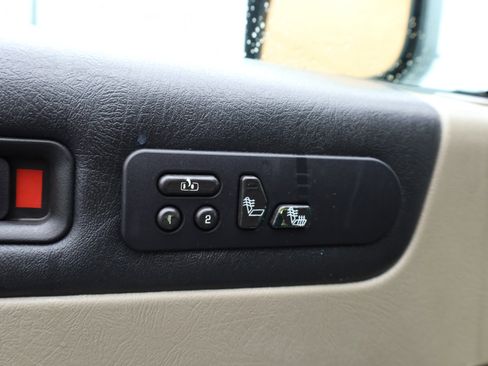 Used 2003 HUMMER H2 w/ Preferred Equipment Group image 34