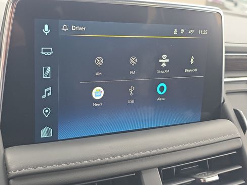 Used 2022 Chevrolet Tahoe Z71 w/ Luxury Package image 30