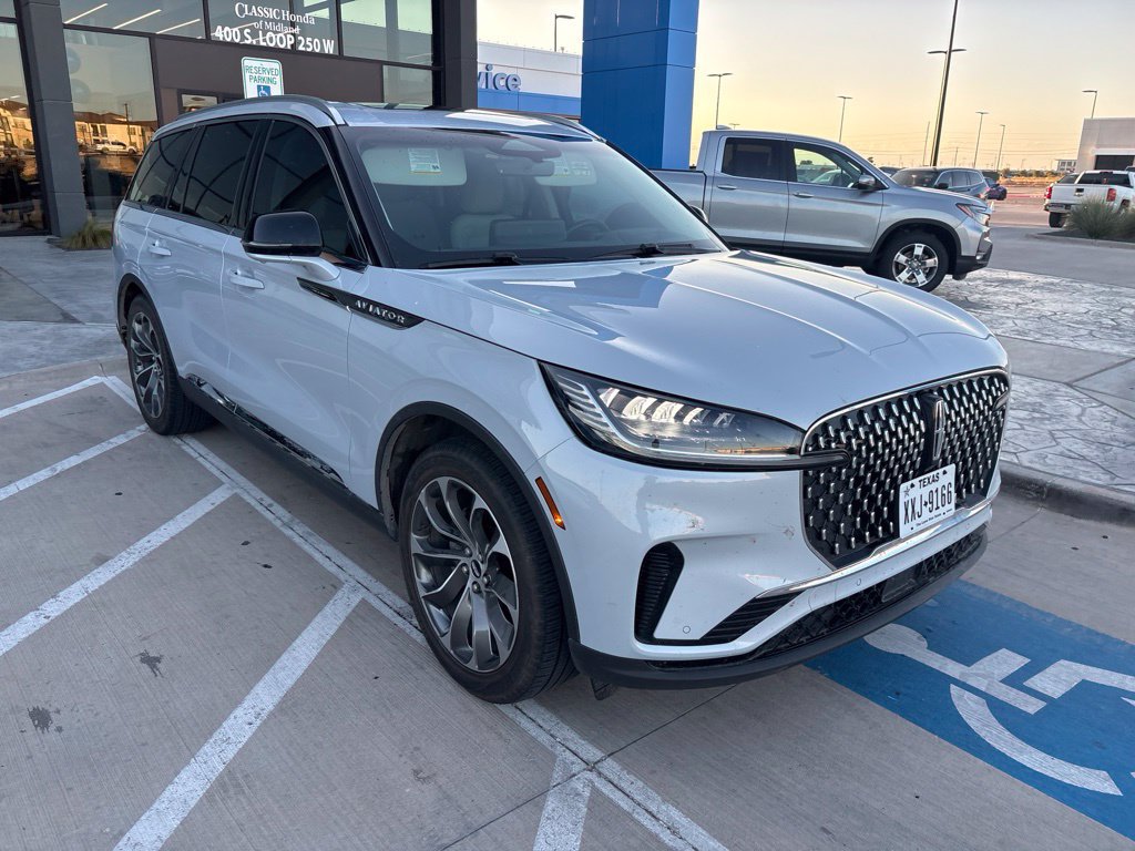 Used 2025 Lincoln Aviator Reserve RWD image 1