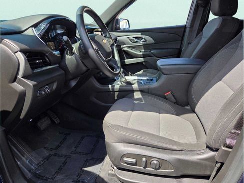 Used 2023 Chevrolet Traverse LT FWD image 9