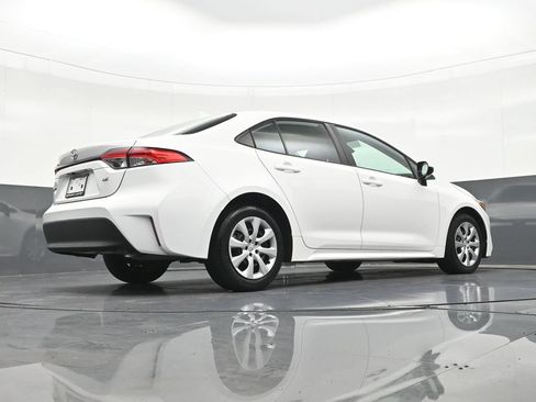 Used 2023 Toyota Corolla LE FWD image 32