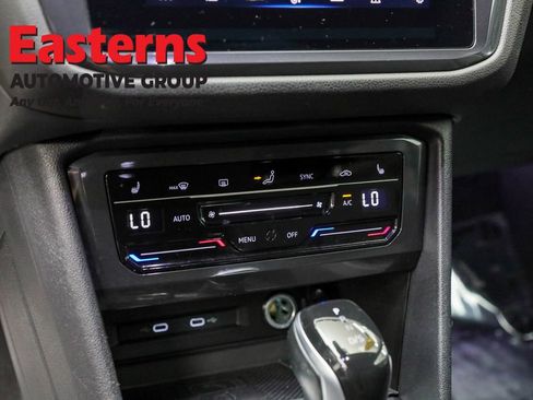 Used 2023 Volkswagen Tiguan SE image 19