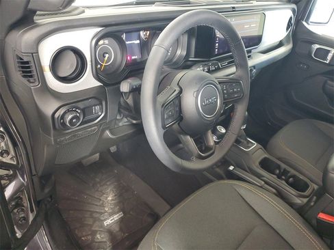 Used 2025 Jeep Wrangler Sport image 10