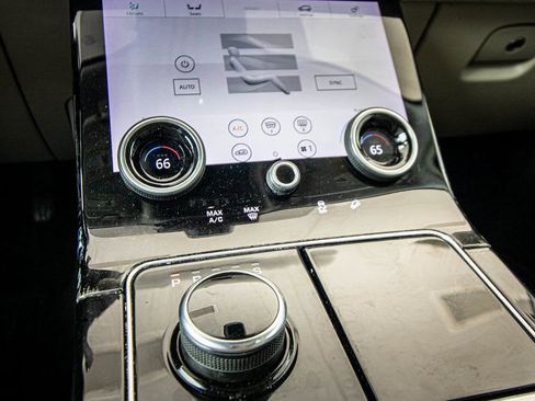 Used 2020 Land Rover Range Rover Velar S image 34