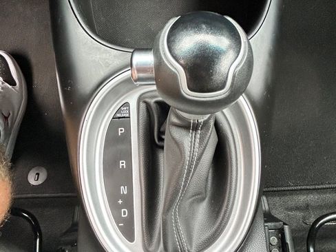 Used 2018 Kia Soul + FWD image 16