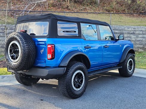 Used 2022 Ford Bronco 4-Door w/ Sasquatch Package image 2