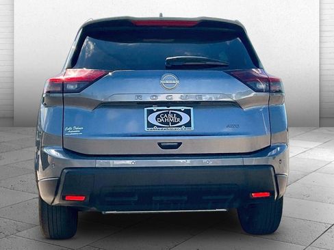 Used 2025 Nissan Rogue SV AWD/4WD image 3